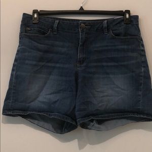 Lee modern series curves fit medium wash 18 medium